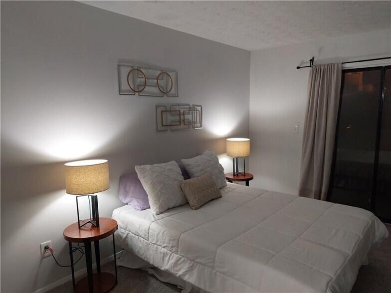 Building Photo - 1003 Dunbar Dr