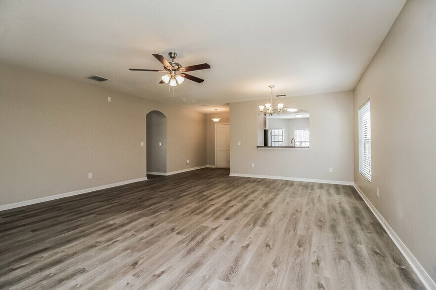 Building Photo - 2591 Vineyard Cir
