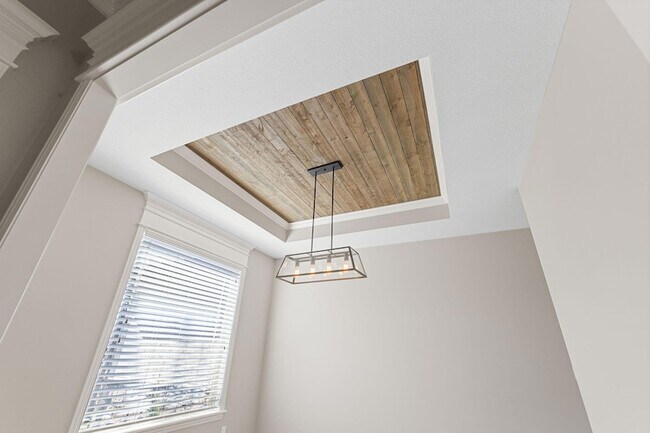 Building Photo - 1605 Labrador Dr