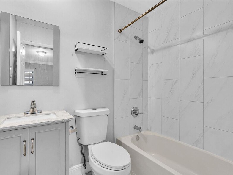 Building Photo - 3880 NW 79th Ave