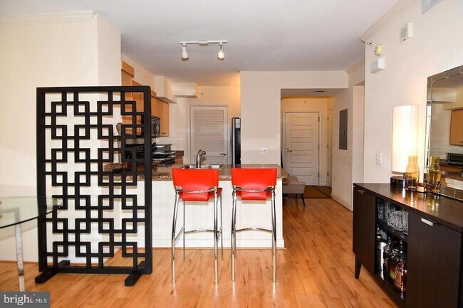 Building Photo - 616 E Street NW Unit 902