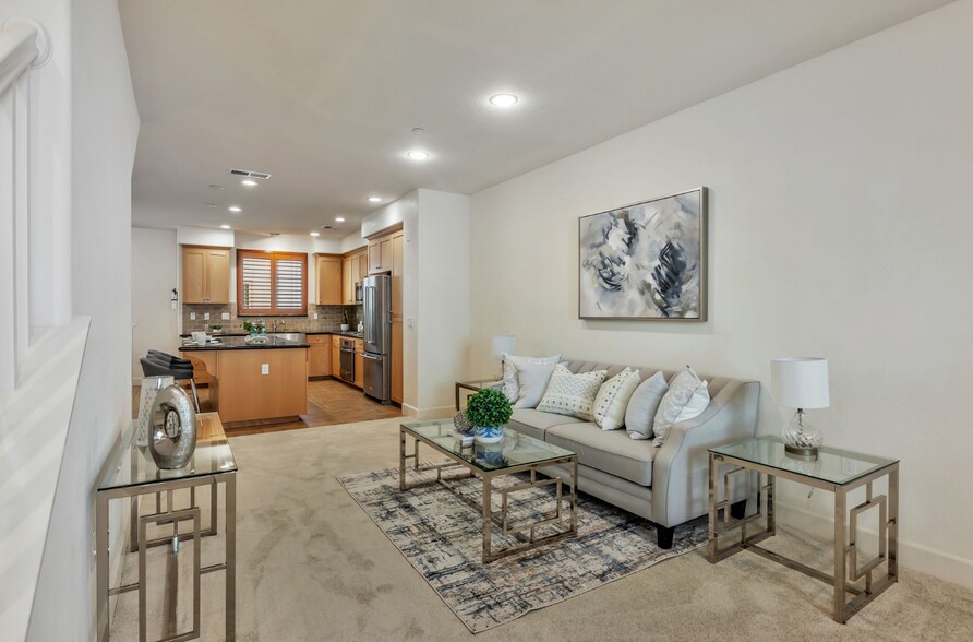 Building Photo - 5211 S Esprit Loop
