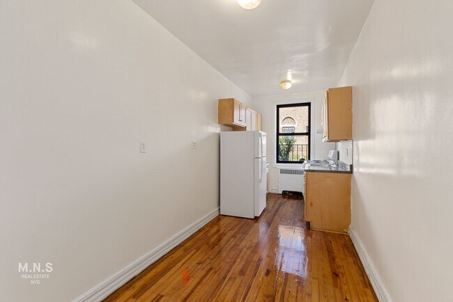 Building Photo - 175-27 Wexford Terrace