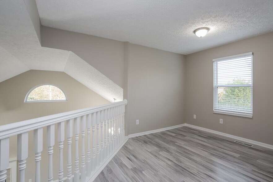Building Photo - 5673 Silver Spurs Ln