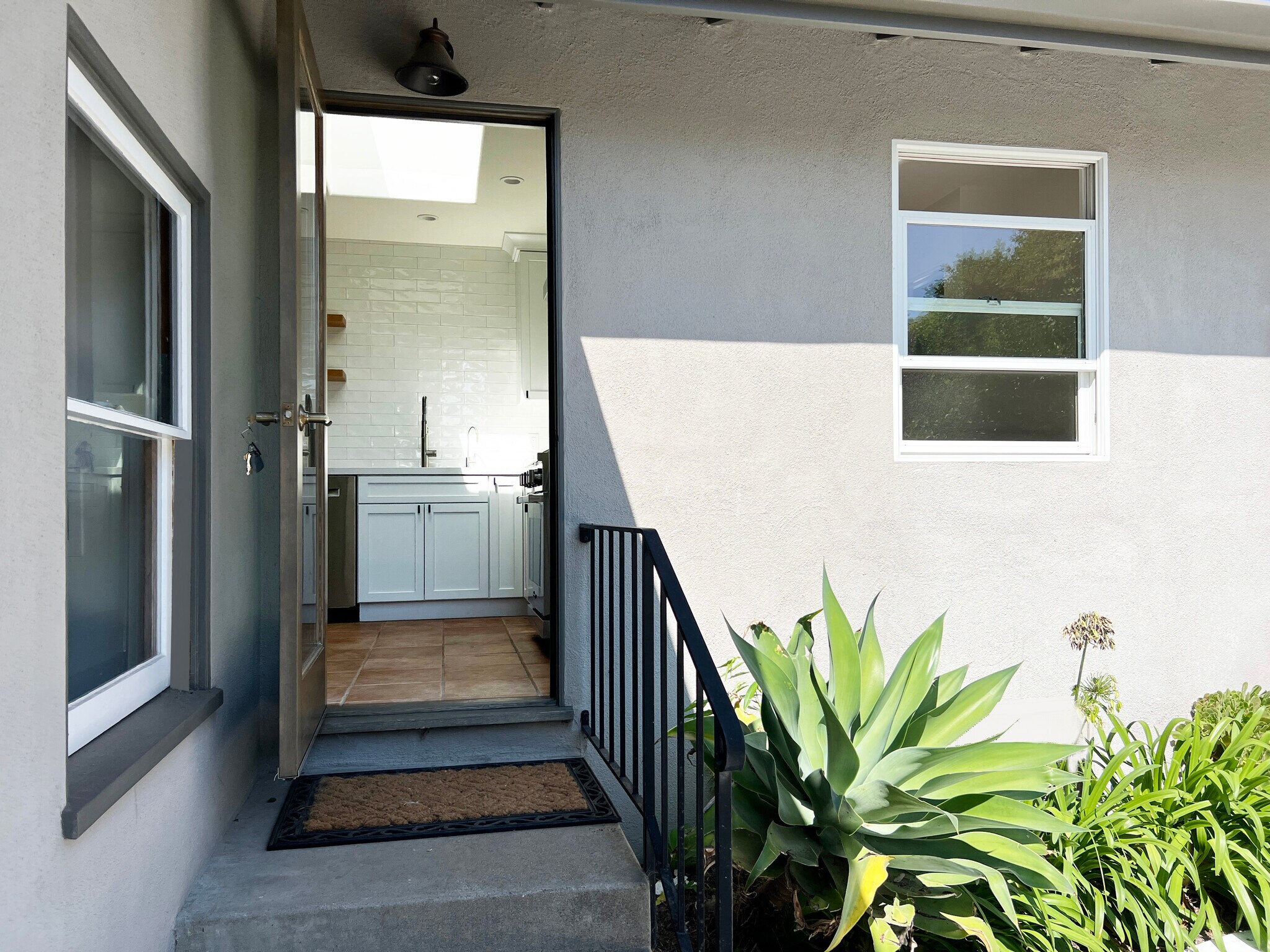 Building Photo - 144 San Rafael Ave