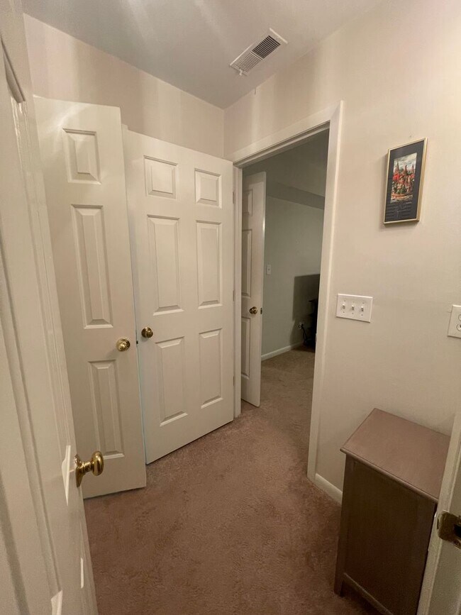 Building Photo - Ocean Pines condo fully furnished! Locatio...