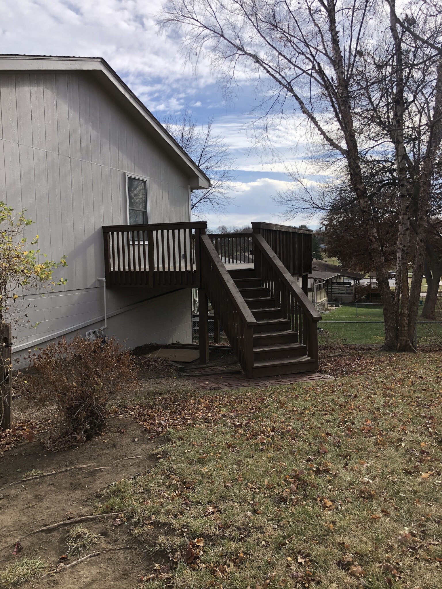 Building Photo - 10205 T Cir