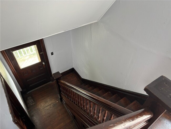 Building Photo - 49 Bridge St