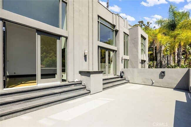 Building Photo - 4119 Dundee Dr