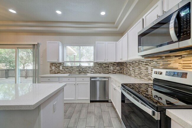 Building Photo - 16608 Shipshaw River Dr