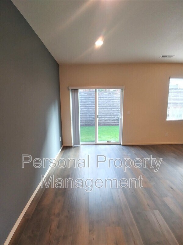 Building Photo - 1329 NE 72nd Way