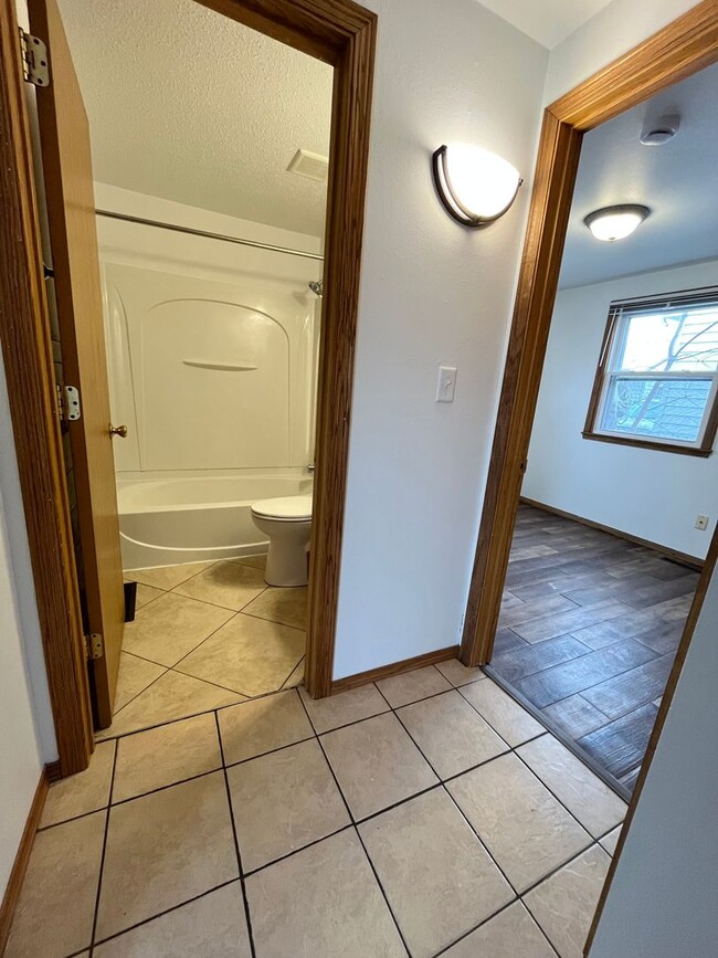 Building Photo - 2 Bed/1 Bath Ranch Home For Rent!