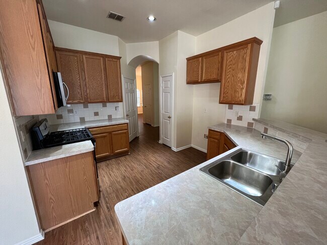 Building Photo - 6109 Apache Dr