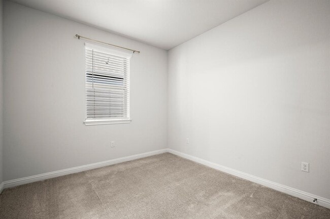 Building Photo - 8511 Leroi Dr