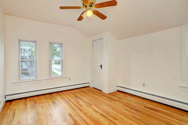 Building Photo - 83 Hawley Ave