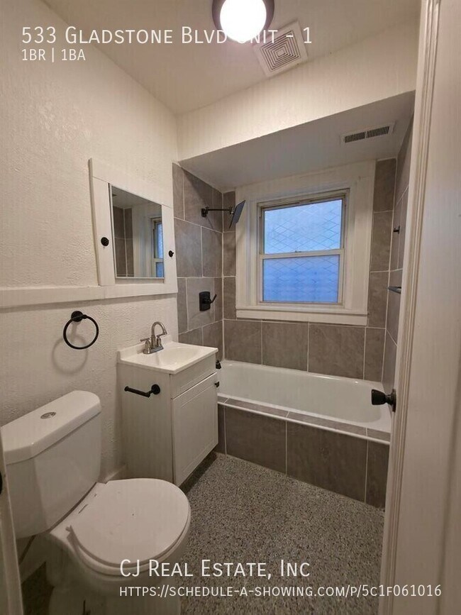 Building Photo - 533 Gladstone Blvd