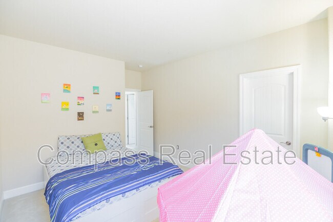 Building Photo - 5539 Southcrest Way