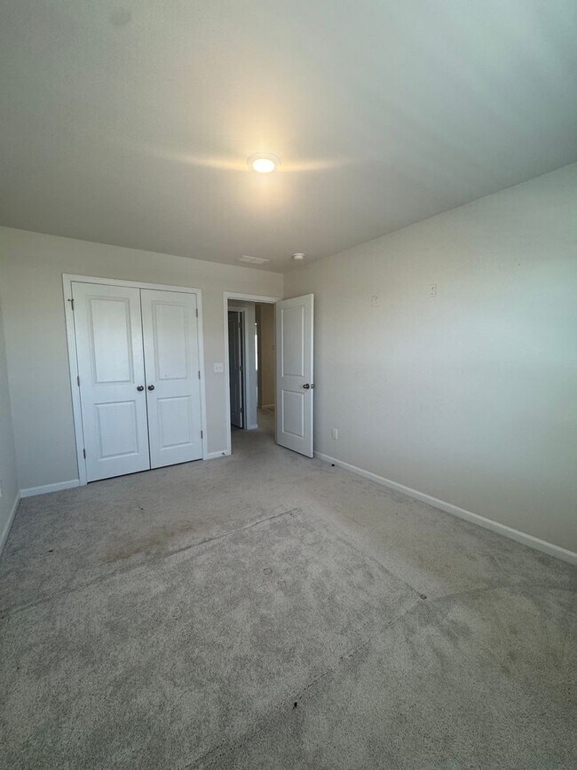 Building Photo - Statesville Rental: New 3BR Home w/ Pool Access & High-Speed Internet