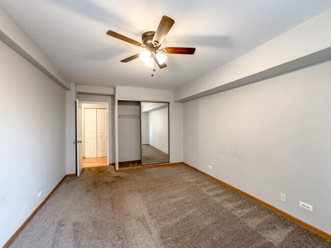 Building Photo - 4180 N Marine Dr