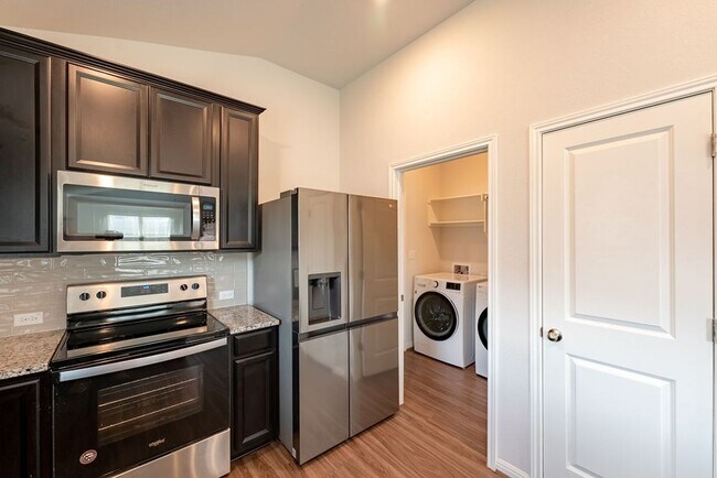 Building Photo - Experience Luxury Living: Perfect Blend of Comfort & Style in Your Dream Home! Schedule Viewing Now!