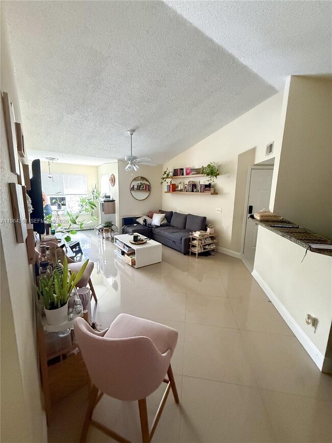 Building Photo - 13060 Vista Isles Dr