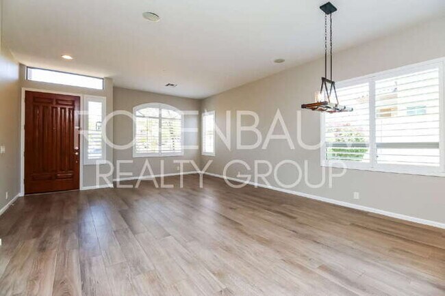 Building Photo - Luxury Living in Scottsdale’s McDowell Mou...