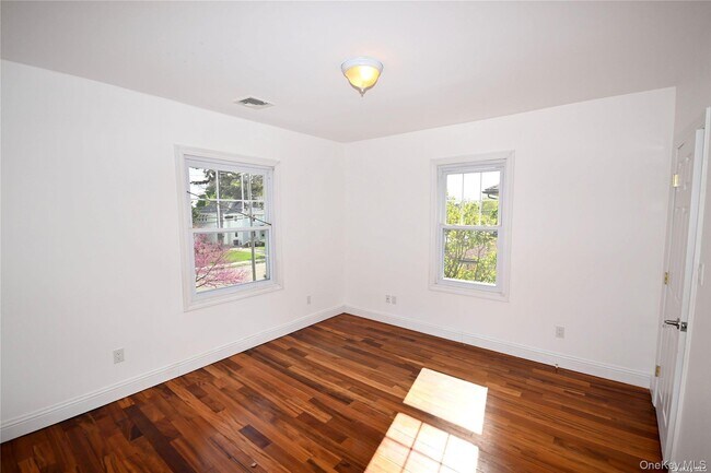 Building Photo - 21 Arrandale Ave