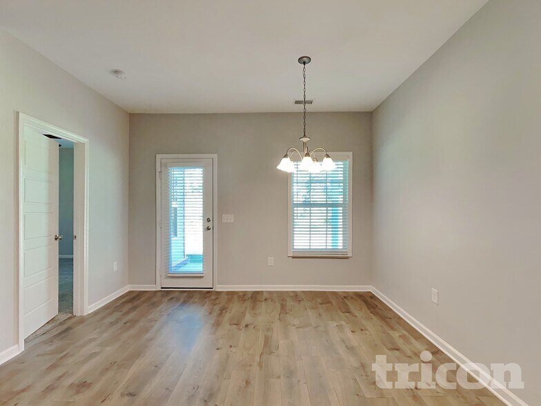 Building Photo - 831 Ellyson Dr