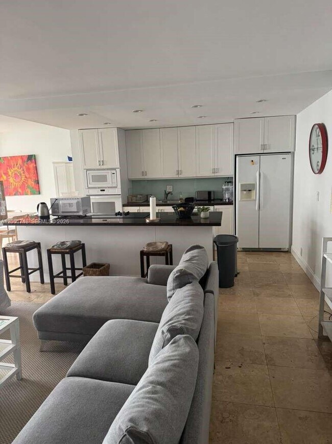 Building Photo - 121 Crandon Blvd