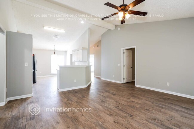 Building Photo - 1736 Northglen Cir