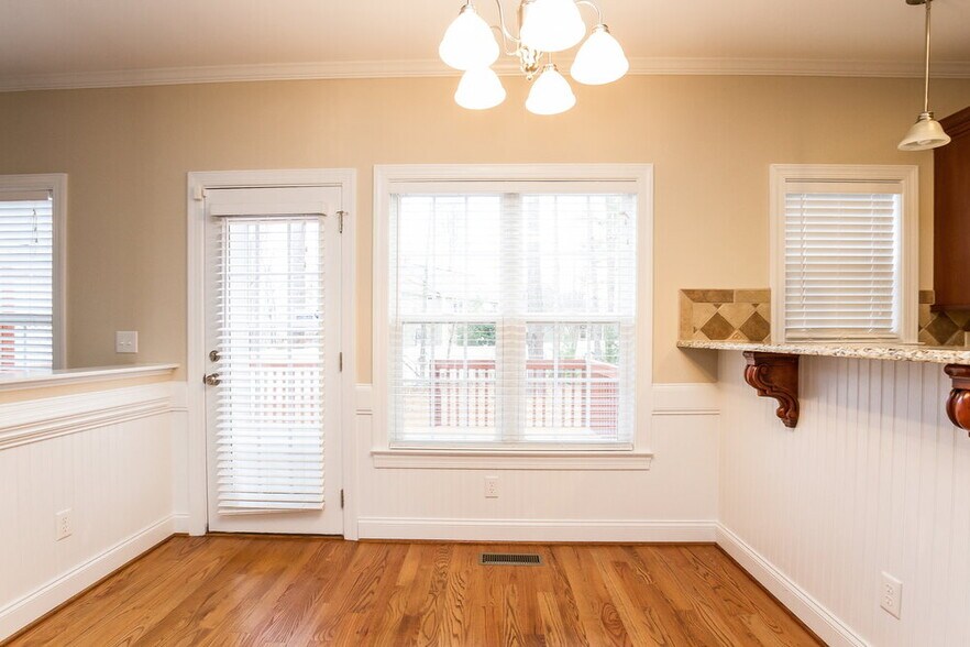 Building Photo - 221 Worthington Ct