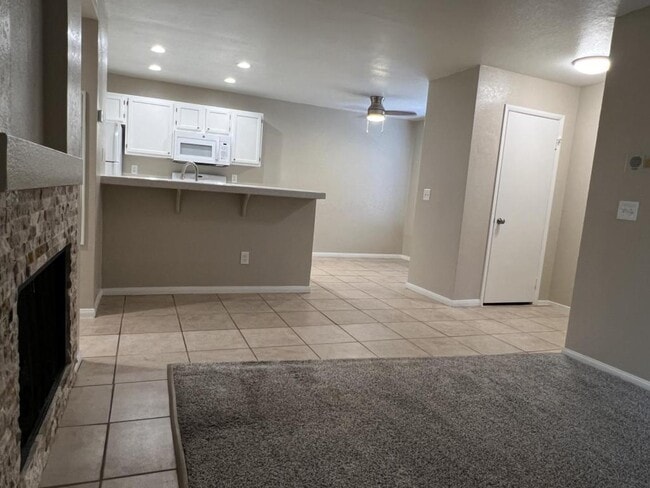 Building Photo - 7570 W Flamingo Rd