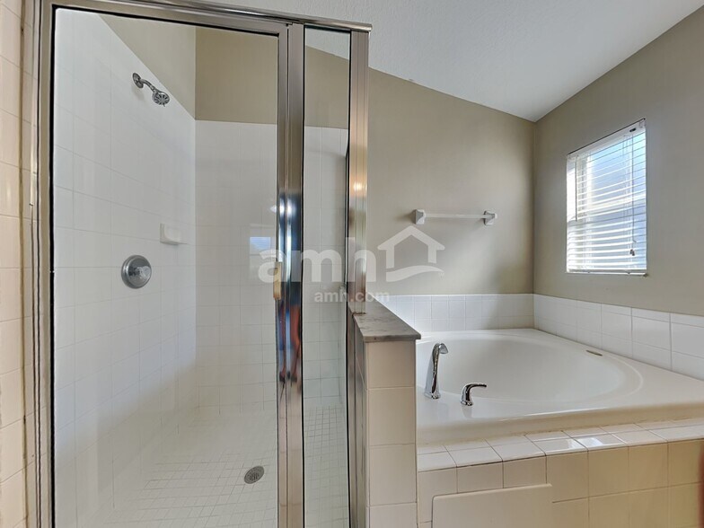 Building Photo - 7029 Monarch Park Dr