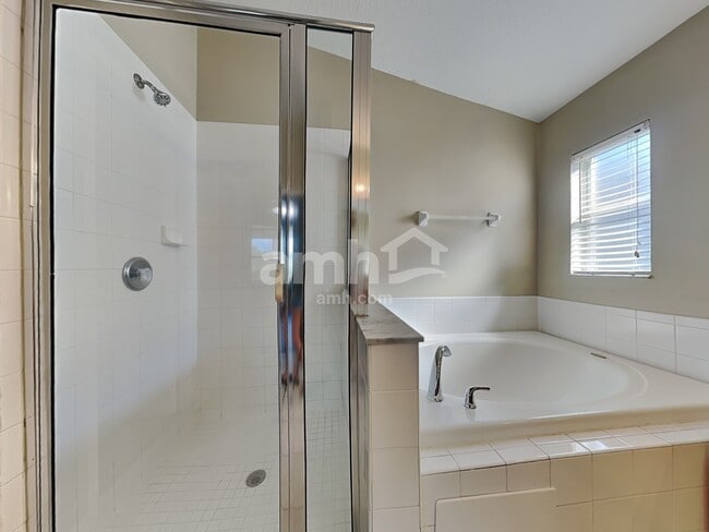 Building Photo - 7029 Monarch Park Dr