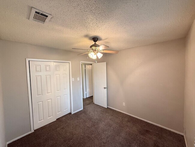 Building Photo - Large lot With Mature Trees and a Spacious...