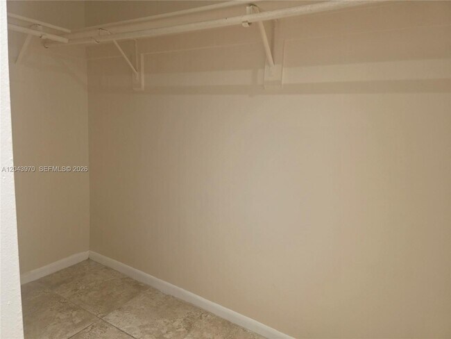 Building Photo - 4586 SW 139th Ct