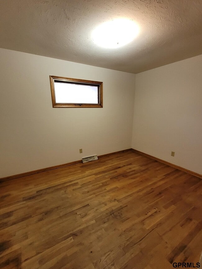 Building Photo - 2216 Lincoln Ave