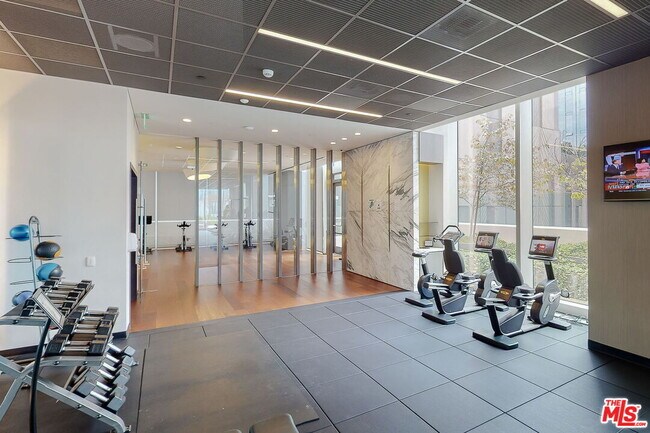 Building Photo - 889 Francisco St