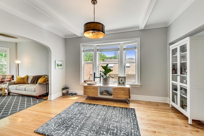 Building Photo - 2145 W Thomas St