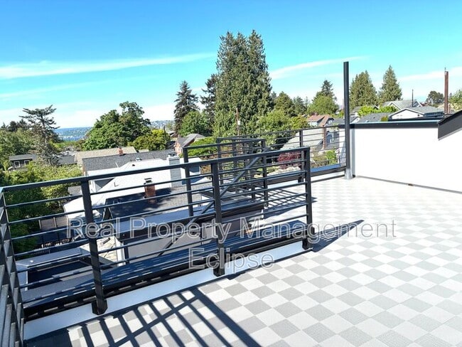Building Photo - 2925 39th Ave SW