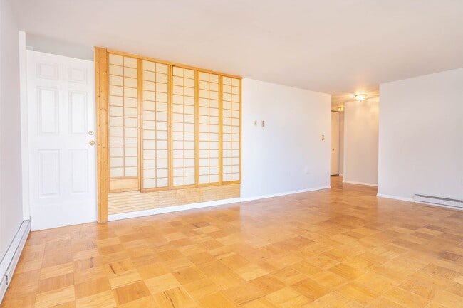 Building Photo - 1 Bed 1 Bath Condo in Barcroft Hills