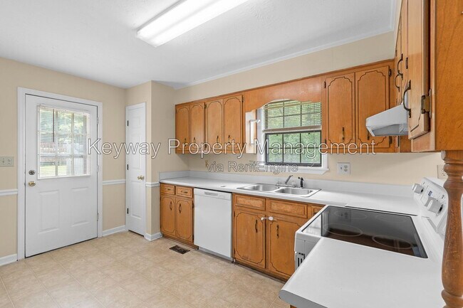 Building Photo - 3638 Karleen Rd