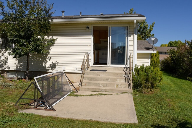 Building Photo - 225 W 500 S