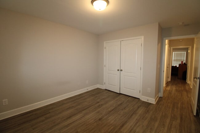 Building Photo - 1315 Mayfield Dr