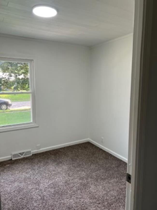 Building Photo - Updated 3 BR in Chesterfield
