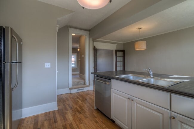 Building Photo - 4-Plex on Farnam