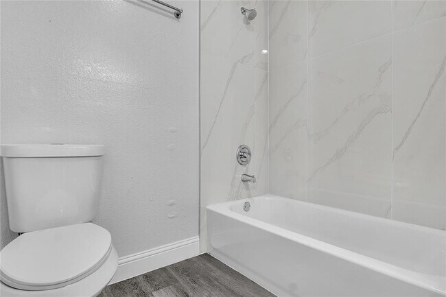 Building Photo - 110 Prune St