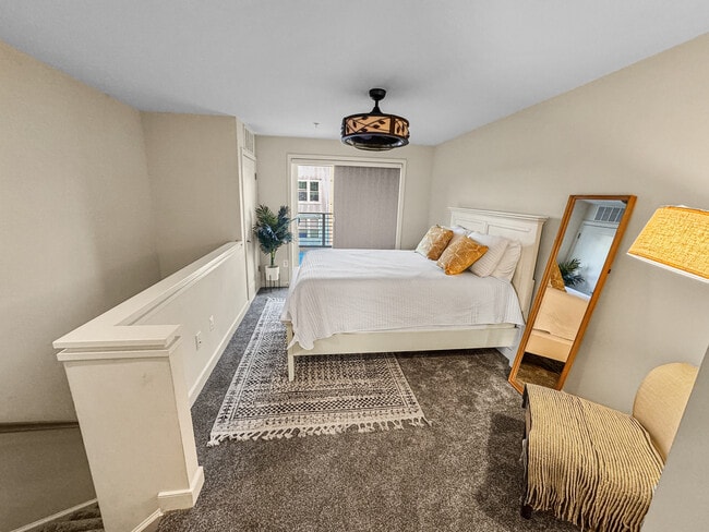 Building Photo - 5610 45th Ave