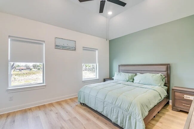 Building Photo - 5111 Briscoe St