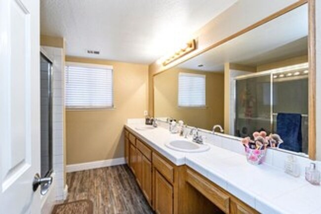 Building Photo - 3 Bedroom 2 Bathroom for Rent $2,400